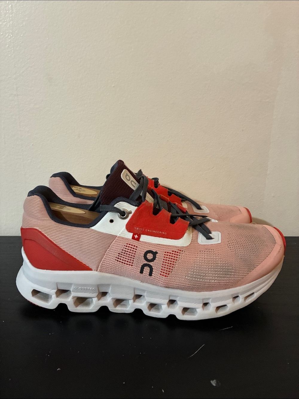 On Running Cloudstratus women's running shoes in a rose red color size 7.5